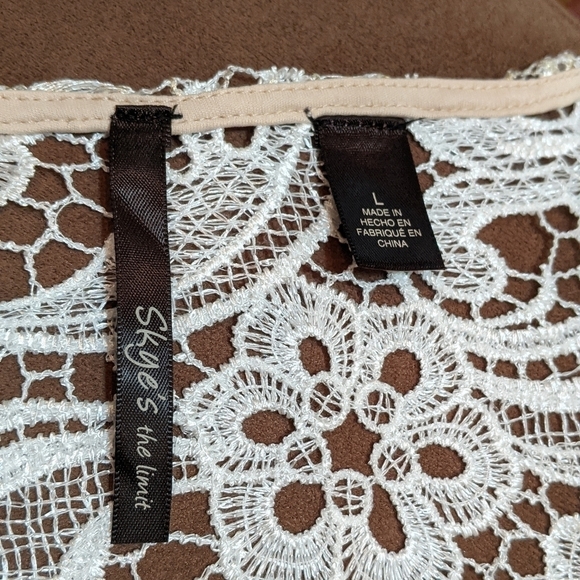 Skye's the Limit Women's Lace Top Size Large NWT - Picture 7 of 7